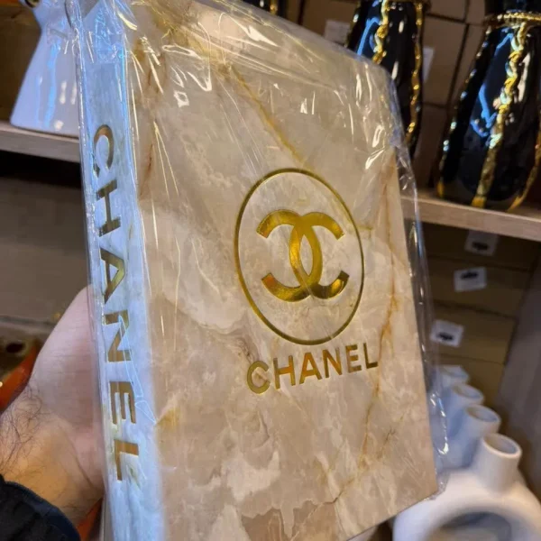 Boîte de rangement décorative Chanel en forme de livre de luxe